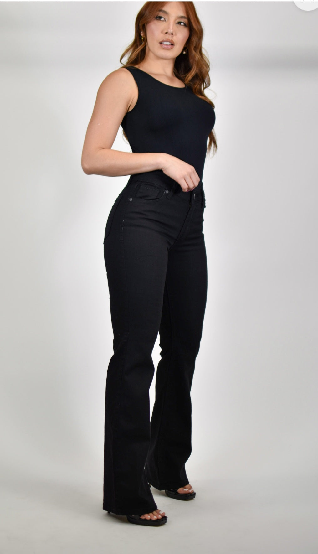 Mid-rise zipper flare jean