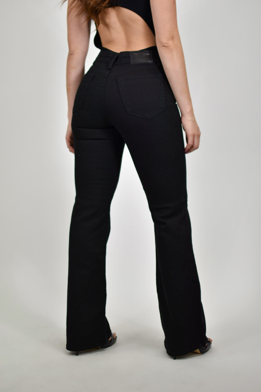 Mid-rise zipper flare jean