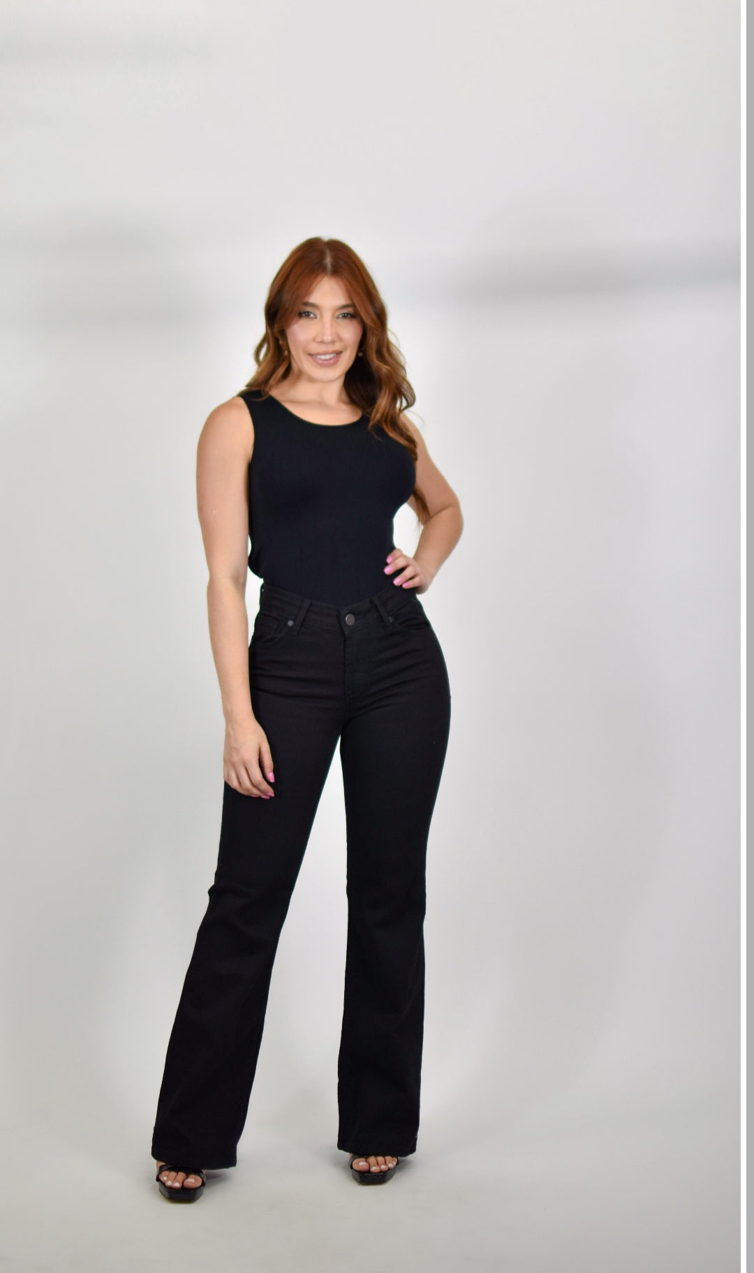 Mid-rise zipper flare jean