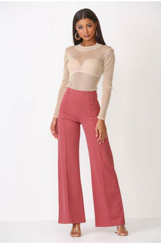 Solid, full-length pants in a fare style with a high waist and wide legs