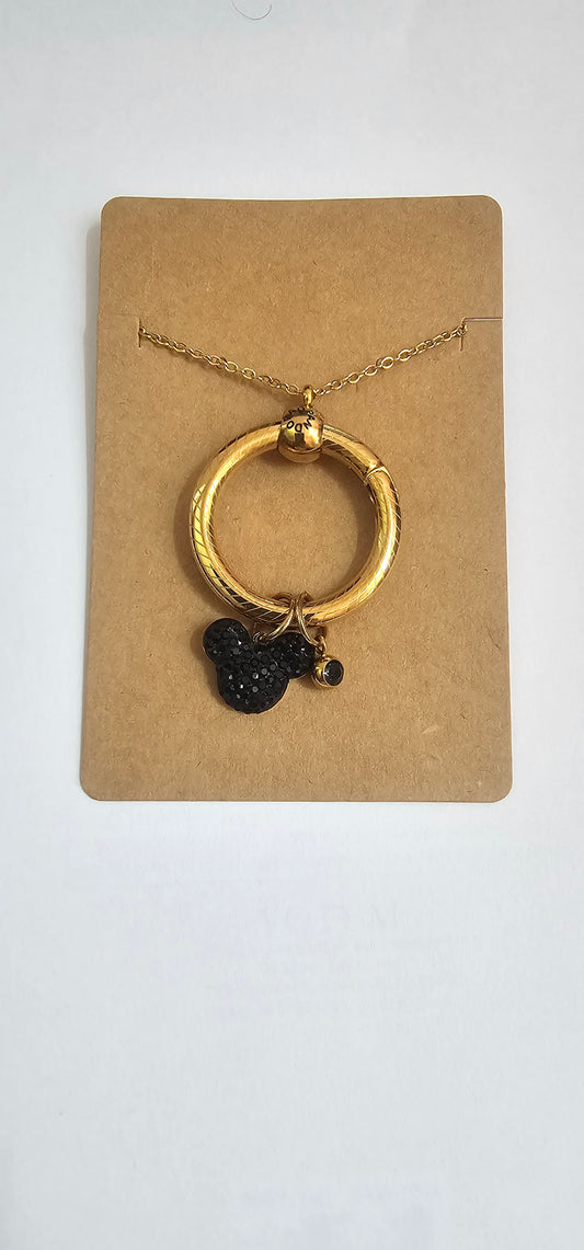 Cadena inspirada en Mickey Mouse