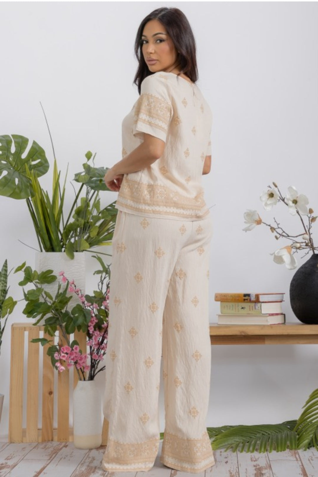 Top and Pants Graphic Print Casual Set